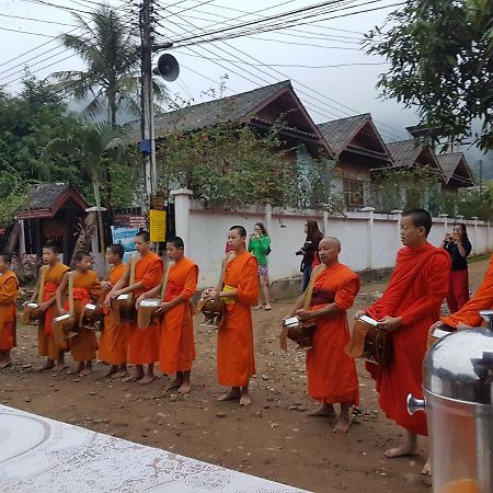 Lattanavongsa Guesthouse And Bungalows Muang Ngoi エクステリア 写真