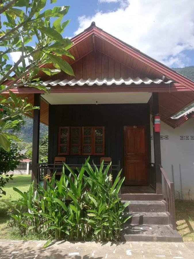 Lattanavongsa Guesthouse And Bungalows Muang Ngoi エクステリア 写真