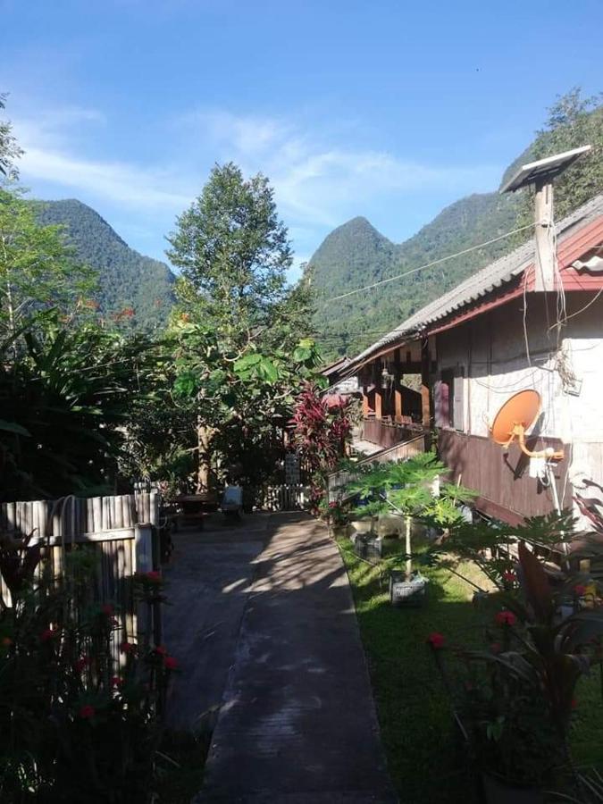 Lattanavongsa Guesthouse And Bungalows Muang Ngoi エクステリア 写真