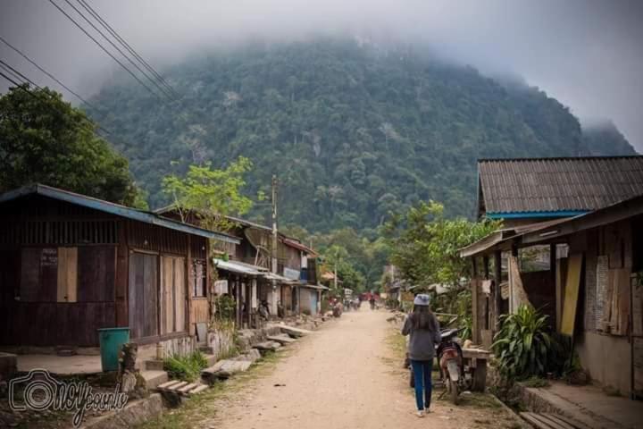 Lattanavongsa Guesthouse And Bungalows Muang Ngoi エクステリア 写真