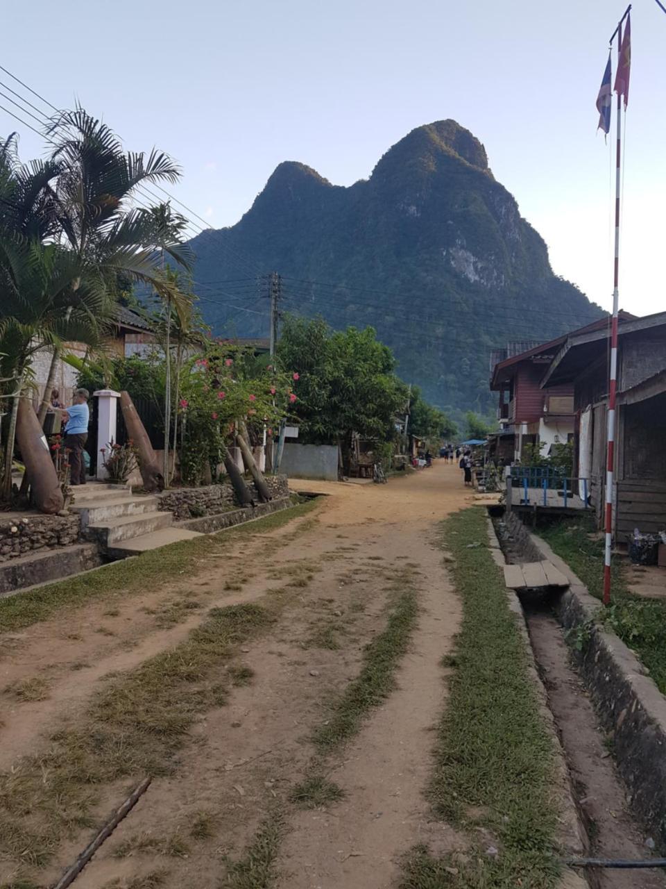 Lattanavongsa Guesthouse And Bungalows Muang Ngoi エクステリア 写真