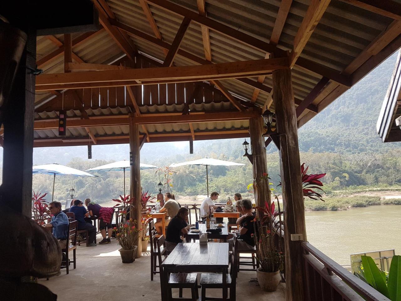 Lattanavongsa Guesthouse And Bungalows Muang Ngoi エクステリア 写真