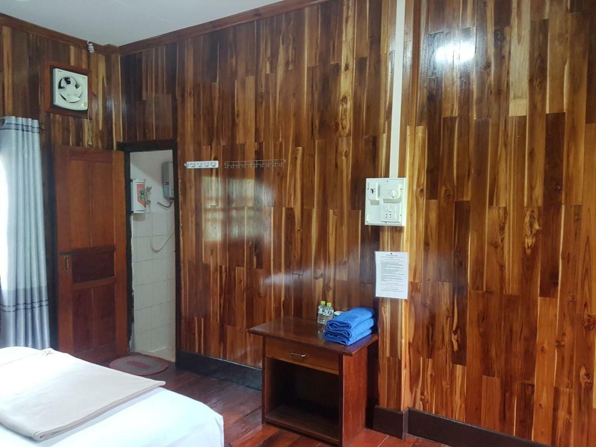 Lattanavongsa Guesthouse And Bungalows Muang Ngoi エクステリア 写真