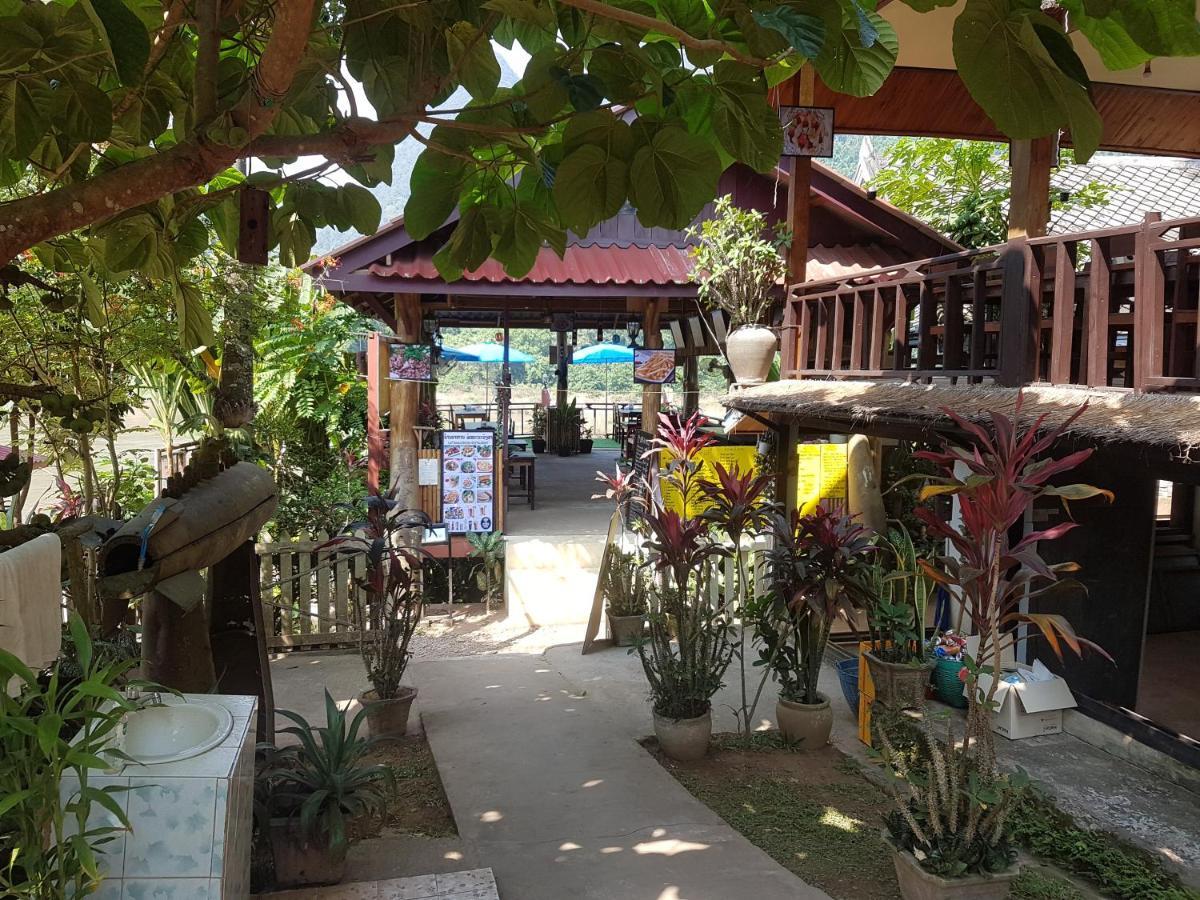 Lattanavongsa Guesthouse And Bungalows Muang Ngoi エクステリア 写真